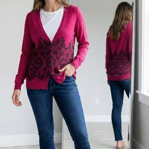 ELLE Medium Cardigan Sweater V Neck Button Front Fushia Berry Pink Black Lace
